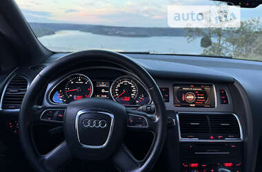 Внедорожник / Кроссовер Audi Q7 2011 в Черновцах