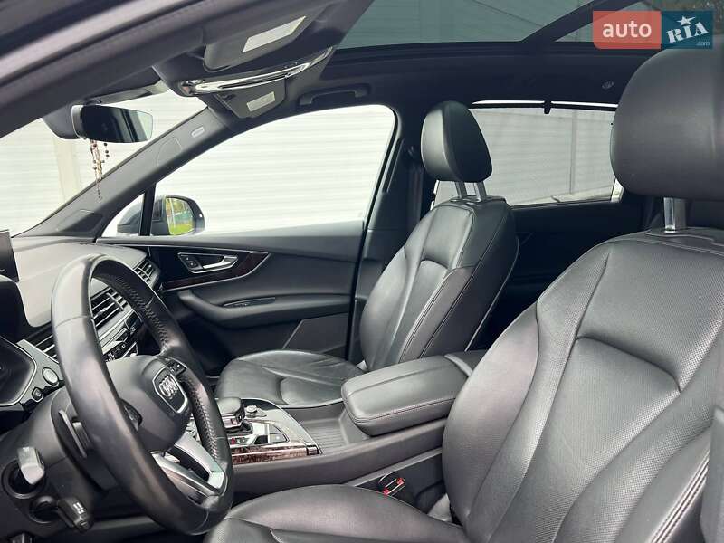Внедорожник / Кроссовер Audi Q7 2017 в Львове