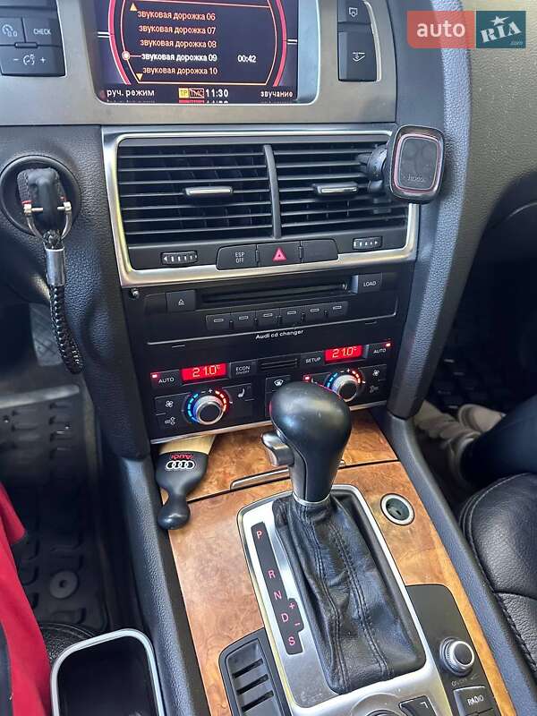 Позашляховик / Кросовер Audi Q7 2006 в Дніпрі