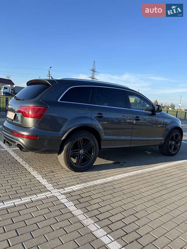 Позашляховик / Кросовер Audi Q7 2010 в Нововолинську