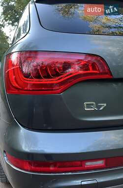 Внедорожник / Кроссовер Audi Q7 2010 в 