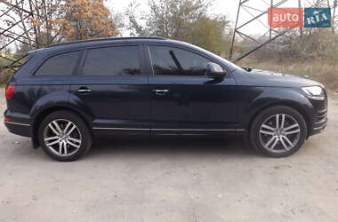 Внедорожник / Кроссовер Audi Q7 2011 в 
