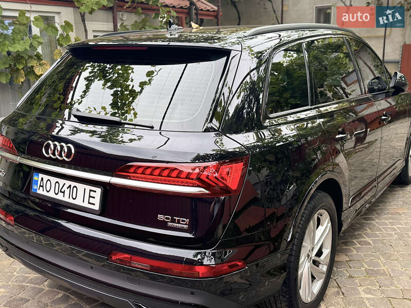 Внедорожник / Кроссовер Audi Q7 2020 в 