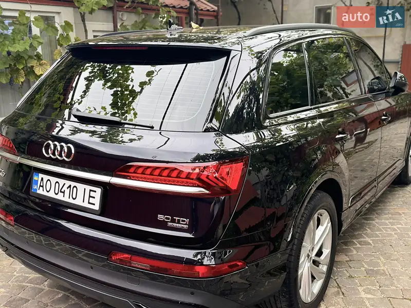 Внедорожник / Кроссовер Audi Q7 2020 в 