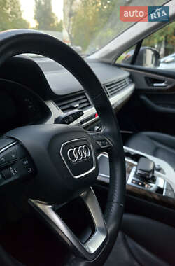 Внедорожник / Кроссовер Audi Q7 2018 в 