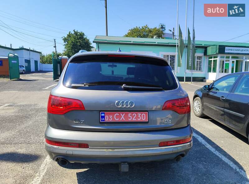 Внедорожник / Кроссовер Audi Q7 2012 в Гадяче