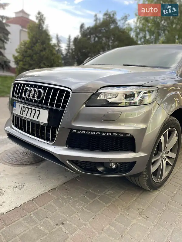 Внедорожник / Кроссовер Audi Q7 2010 в 