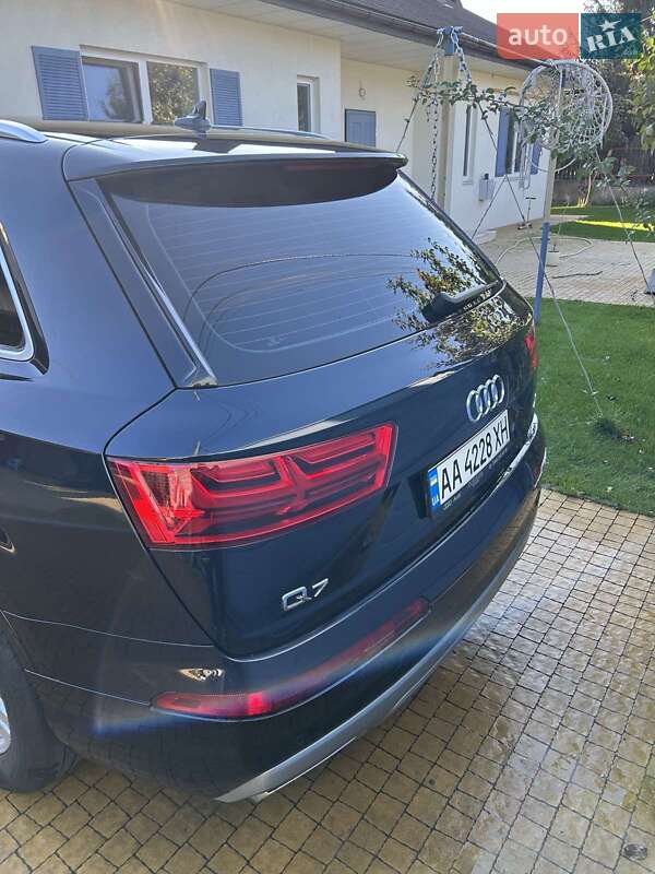 Позашляховик / Кросовер Audi Q7 2017 в Києві