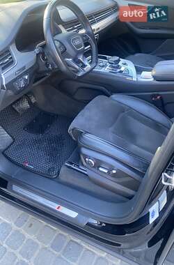 Внедорожник / Кроссовер Audi Q7 2015 в 
