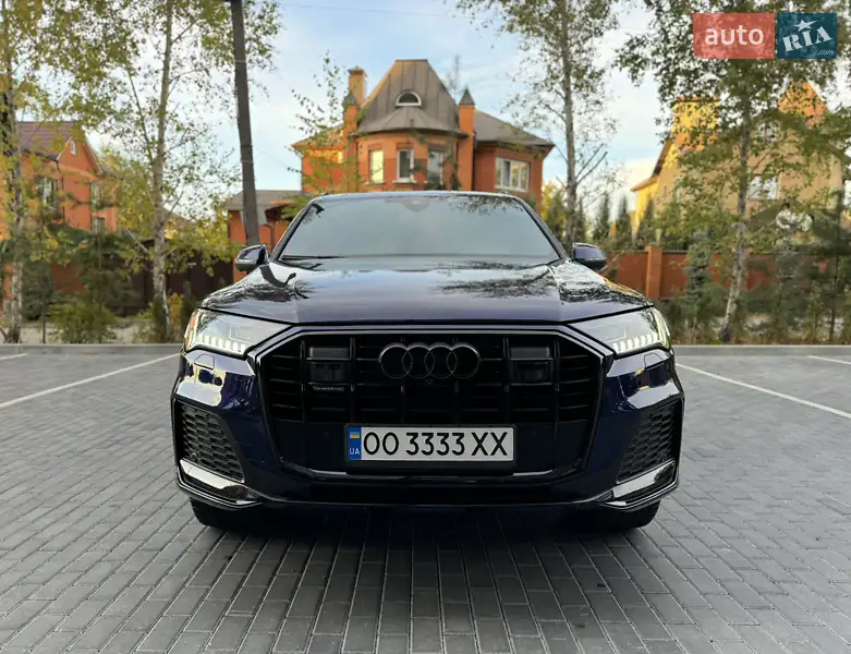 Внедорожник / Кроссовер Audi Q7 2022 в 