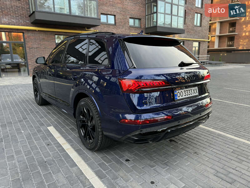 Позашляховик / Кросовер Audi Q7 2022 в Полтаві