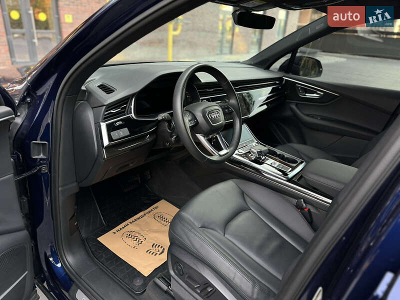 Позашляховик / Кросовер Audi Q7 2022 в Полтаві