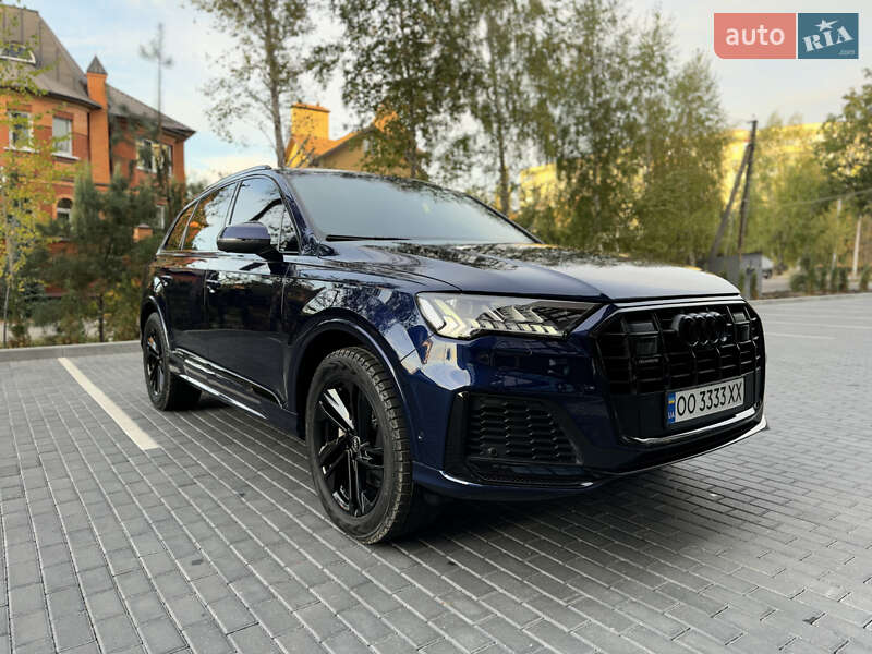 Позашляховик / Кросовер Audi Q7 2022 в Полтаві