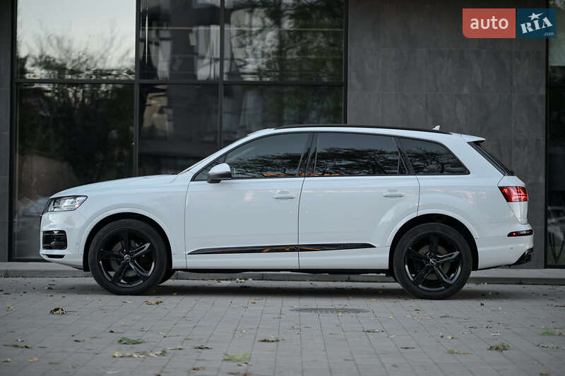 Внедорожник / Кроссовер Audi Q7 2018 в Ужгороде