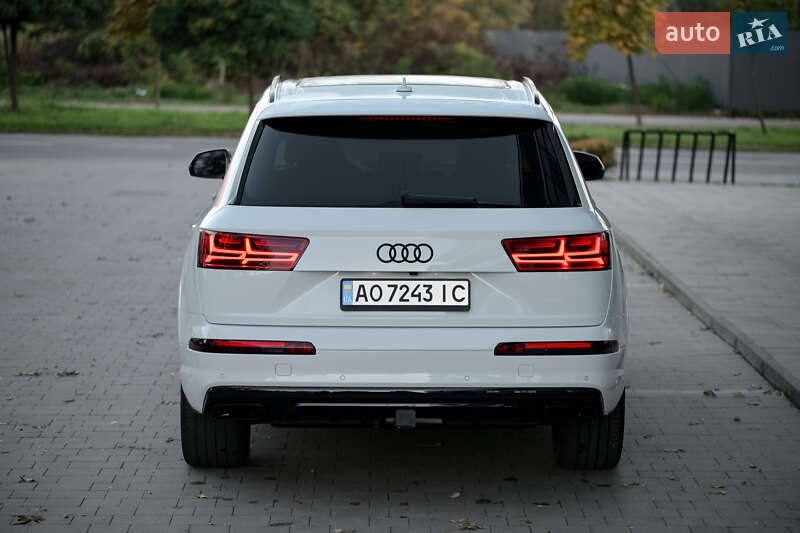 Внедорожник / Кроссовер Audi Q7 2018 в Ужгороде