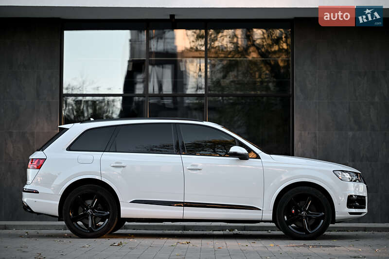 Внедорожник / Кроссовер Audi Q7 2018 в Ужгороде