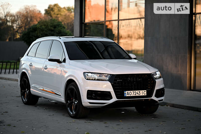 Внедорожник / Кроссовер Audi Q7 2018 в Ужгороде