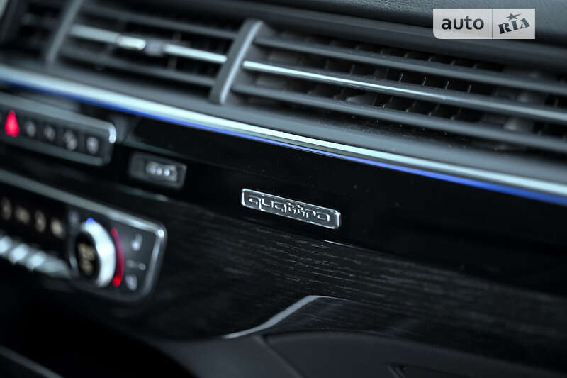 Внедорожник / Кроссовер Audi Q7 2018 в Ужгороде