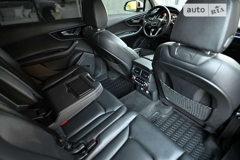 Внедорожник / Кроссовер Audi Q7 2018 в Ужгороде