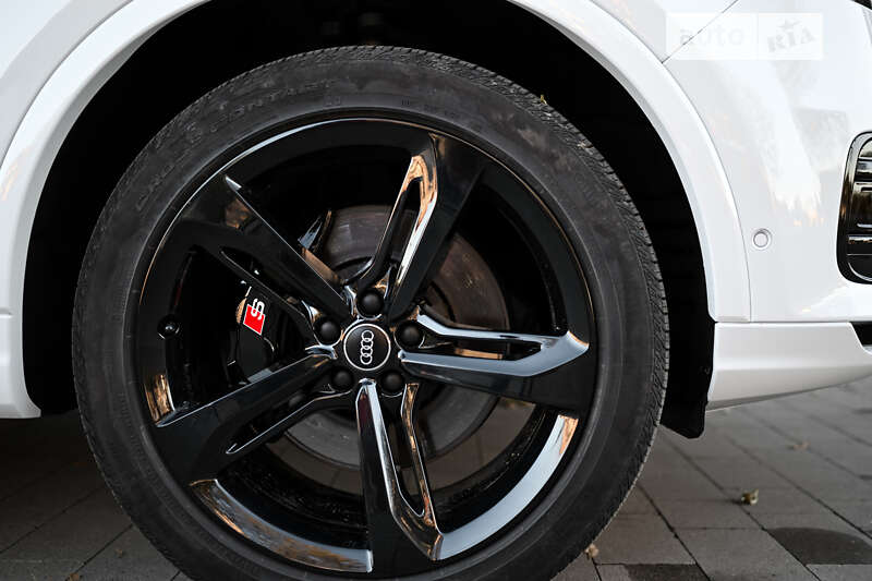 Внедорожник / Кроссовер Audi Q7 2018 в Ужгороде