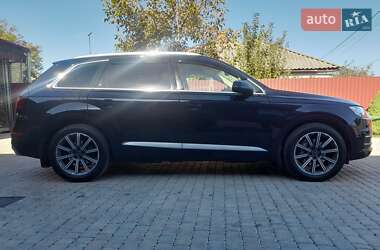 Внедорожник / Кроссовер Audi Q7 2017 в 