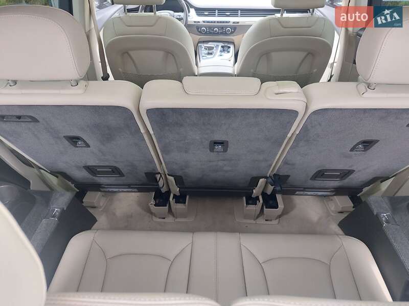 Позашляховик / Кросовер Audi Q7 2015 в Івано-Франківську