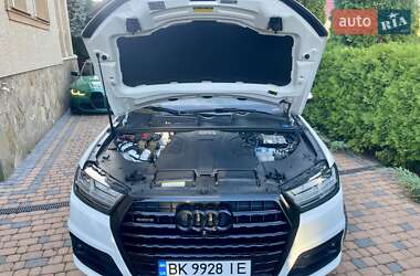 Внедорожник / Кроссовер Audi Q7 2016 в Ровно