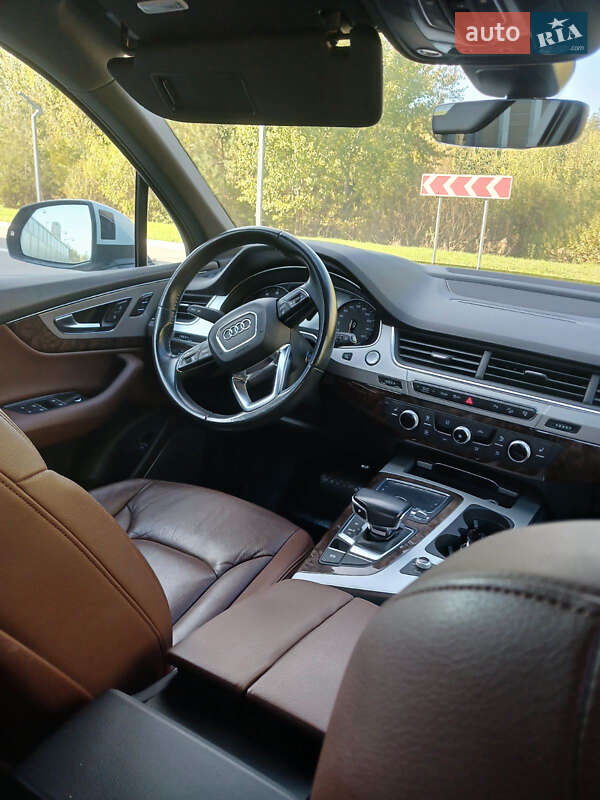 Позашляховик / Кросовер Audi Q7 2017 в Києві