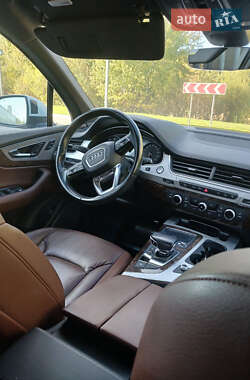 Внедорожник / Кроссовер Audi Q7 2017 в 