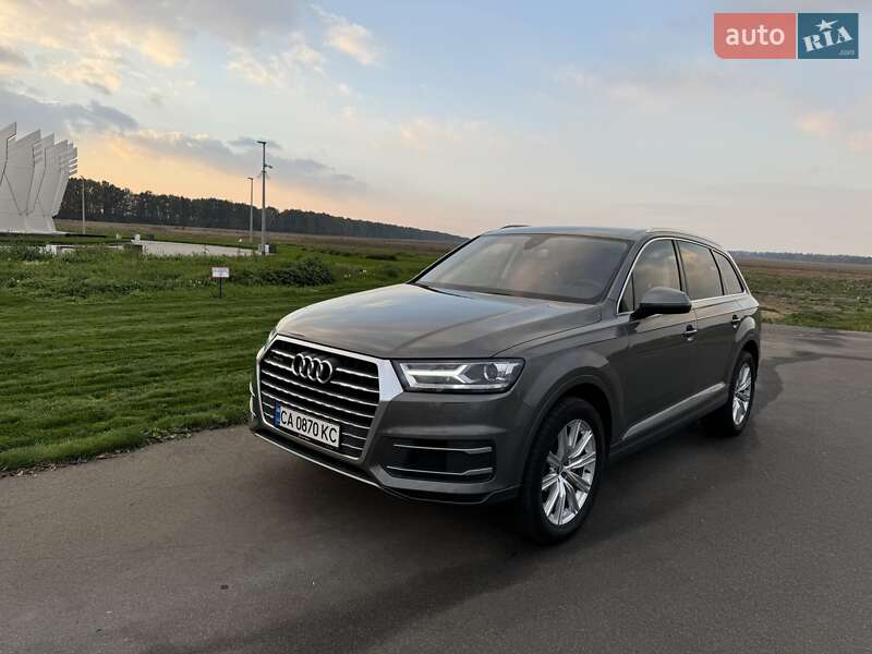 Позашляховик / Кросовер Audi Q7 2016 в Шполі