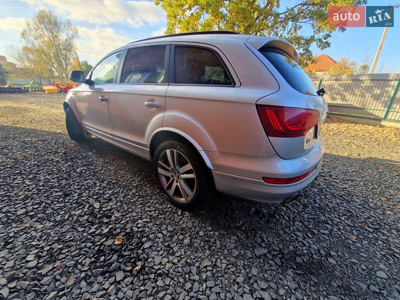 Позашляховик / Кросовер Audi Q7 2012 в Камені-Каширському