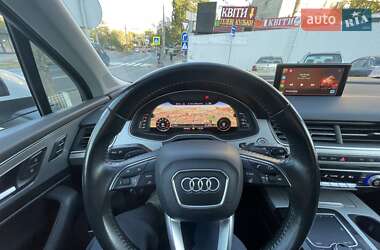 Внедорожник / Кроссовер Audi Q7 2017 в 