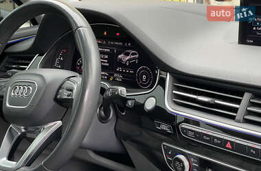 Позашляховик / Кросовер Audi Q7 2017 в 