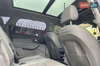 Позашляховик / Кросовер Audi Q7 2017 в 