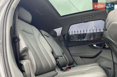 Позашляховик / Кросовер Audi Q7 2017 в 