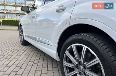 Внедорожник / Кроссовер Audi Q7 2018 в 