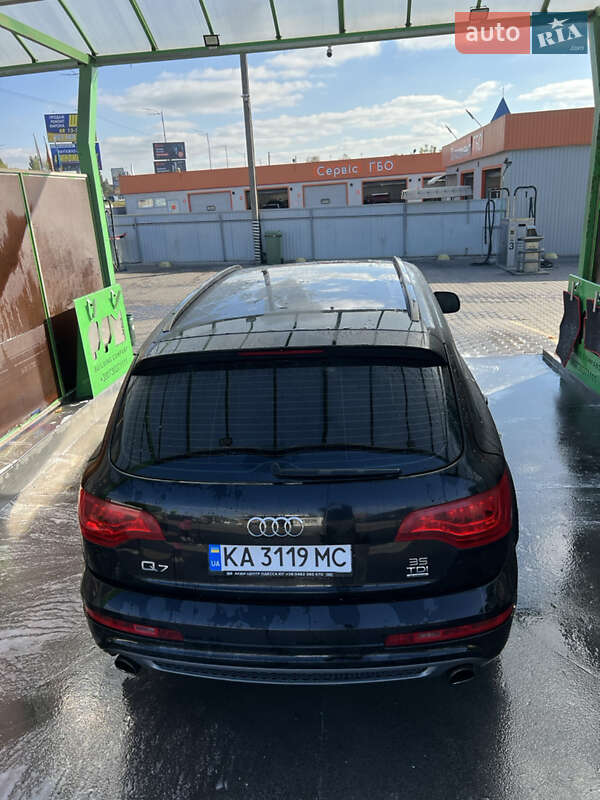 Внедорожник / Кроссовер Audi Q7 2013 в Киеве