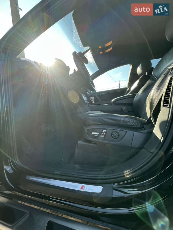 Внедорожник / Кроссовер Audi Q7 2013 в Киеве