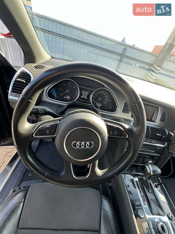 Внедорожник / Кроссовер Audi Q7 2013 в Киеве