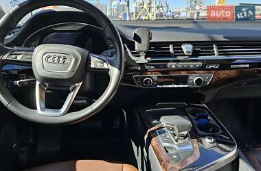 Внедорожник / Кроссовер Audi Q7 2018 в 