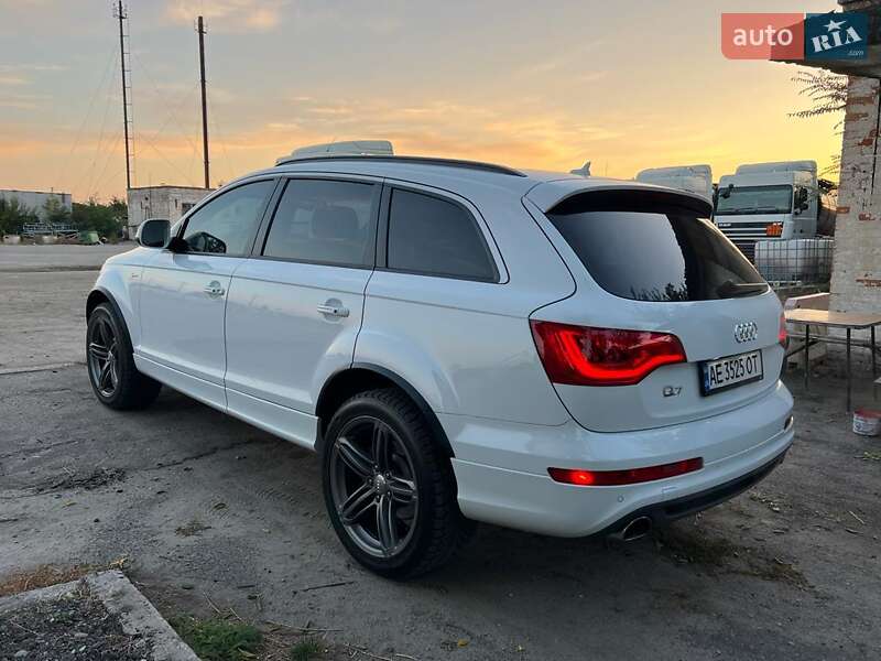 Внедорожник / Кроссовер Audi Q7 2013 в Днепре