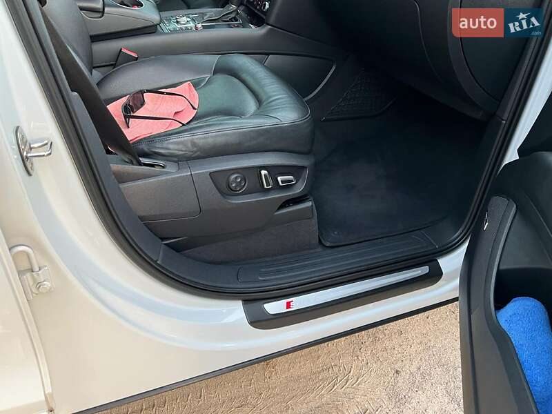 Внедорожник / Кроссовер Audi Q7 2013 в Днепре