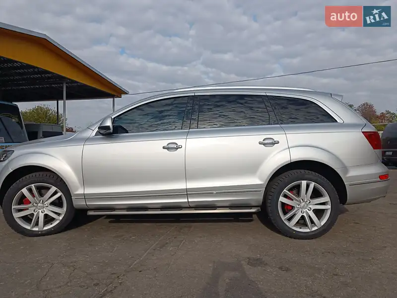 Внедорожник / Кроссовер Audi Q7 2015 в 