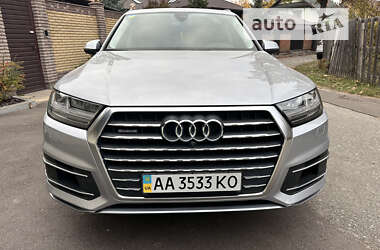 Позашляховик / Кросовер Audi Q7 2016 в Києві