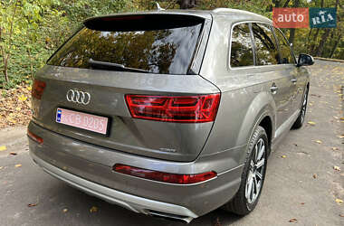 Внедорожник / Кроссовер Audi Q7 2016 в 