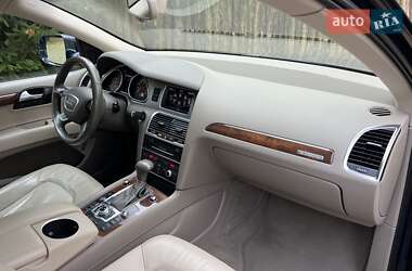 Внедорожник / Кроссовер Audi Q7 2014 в 