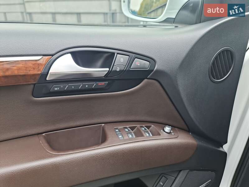 Позашляховик / Кросовер Audi Q7 2014 в Києві