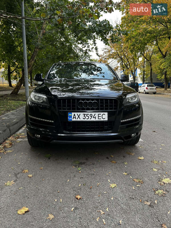 Позашляховик / Кросовер Audi Q7 2013 в Дніпрі
