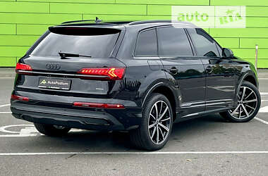 Внедорожник / Кроссовер Audi Q7 2022 в Киеве