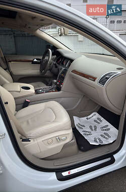 Позашляховик / Кросовер Audi Q7 2014 в 